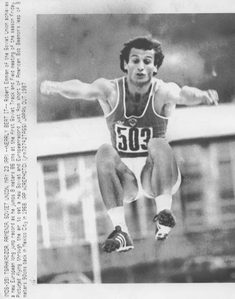 Lungo: è sovietico il record europeo, grazie agli 8.86 del 1987 siglati da Robert Emmiyan a Tsakhkadzor, nell’attuale Armenia. Ap